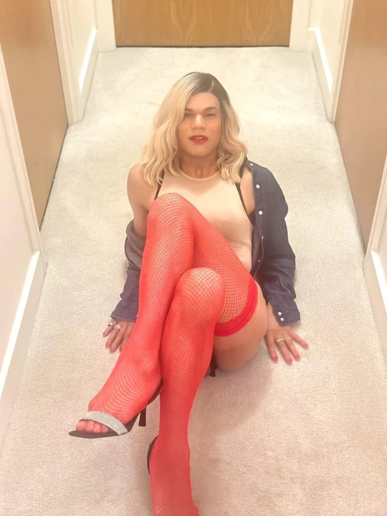Me horny for cock !!!!