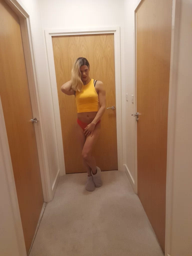 Me horny for cock !!!!