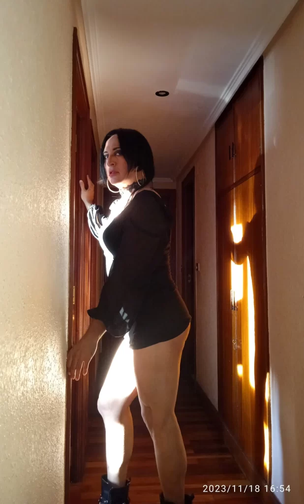 Sissy taniax,Nomvember 2023