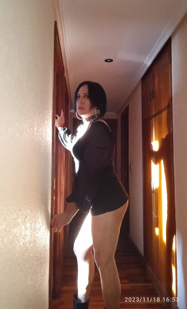Sissy taniax,Nomvember 2023